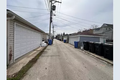 4251 N Whipple Street, Chicago, IL 60618 - Photo 3