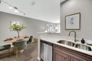354 Schubert Ct, Wheaton, IL 60189 - Photo 7