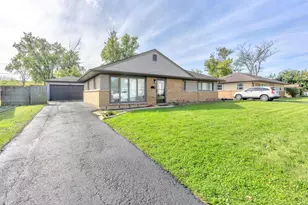 167 N Shabbona Dr, Park Forest, IL 60466 - Photo 1