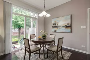 467 Pine Lake Cir, Vernon Hills, IL 60061 - Photo 5