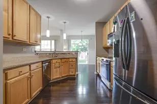 467 Pine Lake Cir, Vernon Hills, IL 60061 - Photo 21
