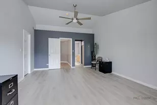 467 Pine Lake Cir, Vernon Hills, IL 60061 - Photo 27