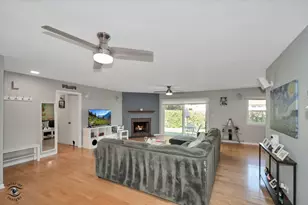 1317 Cumberland Circle, Elk Grove Village, IL 60007 - Photo 7