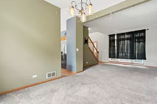 219 S Primrose Ln, Round Lake, IL 60073 - Photo 7