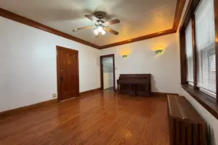 6938 S Campbell Ave, Chicago, IL 60629 - Photo 5