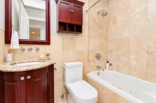 842 W Belle Plaine Ave, Chicago, IL 60613 - Photo 9