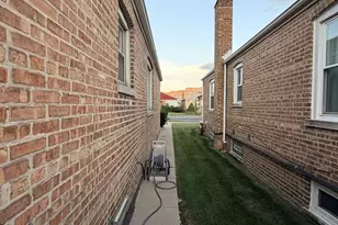 8632 S Jeffery Blvd, Chicago, IL 60617 - Photo 27