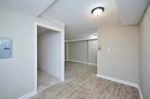 2609 W Fitch Ave, Chicago, IL 60645 - Photo 9