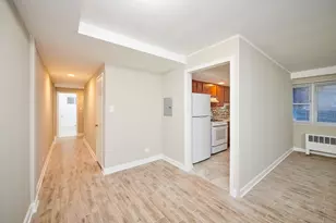 2609 W Fitch Ave, Chicago, IL 60645 - Photo 3