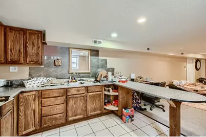 9043 Skokie Boulevard, Skokie, IL 60077 - Photo 5