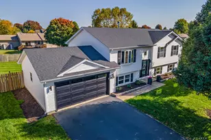 612 Wimbleton Trail, McHenry, IL 60050 - Photo 1