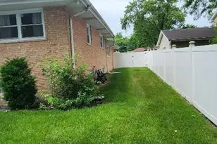 17107 Whitman Ave, Hazel Crest, IL 60429 - Photo 5