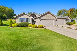 9 Hilgert Ct, Grant Park, IL 60940 - Photo 1