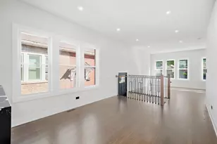 8718 S Euclid Ave, Chicago, IL 60617 - Photo 7