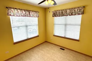 15952 Buckner Pond Wy, Crest Hill, IL 60403 - Photo 11