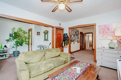 4923 W Cullom Avenue, Chicago, IL 60641 - Photo 5