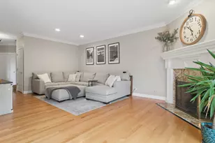 90 Waters Edge Ct, Glen Ellyn, IL 60137 - Photo 5