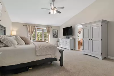 90 Waters Edge Court, Glen Ellyn, IL 60137 - Photo 17