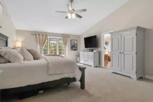 90 Waters Edge Ct, Glen Ellyn, IL 60137 - Photo 17