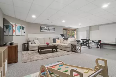 90 Waters Edge Court, Glen Ellyn, IL 60137 - Photo 27