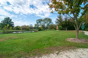 90 Waters Edge Ct, Glen Ellyn, IL 60137 - Photo 35
