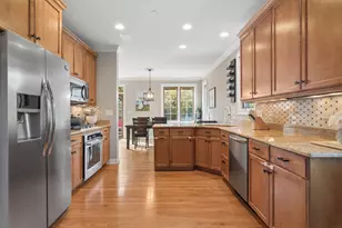 90 Waters Edge Ct, Glen Ellyn, IL 60137 - Photo 11