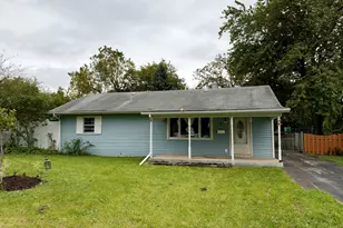 3 Golfview Ln, Carpentersville, IL 60110 - Photo 1