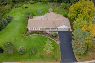 6 Lagoon Dr, Hawthorn Woods, IL 60047 - Photo 9