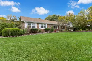 6 Lagoon Dr, Hawthorn Woods, IL 60047 - Photo 3