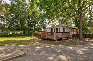 26110 W Lakeview Ave, Ingleside, IL 60041 - Photo 23