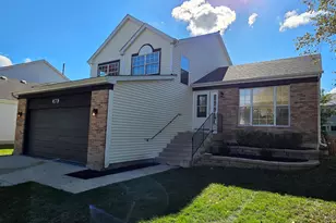 479 Bluebird Dr, Bolingbrook, IL 60440 - Photo 1