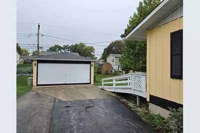 7637 Woodridge Drive, Woodridge, IL 60517 - Photo 5