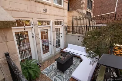 909 W Roscoe Street #1, Chicago, IL 60657 - Photo 3