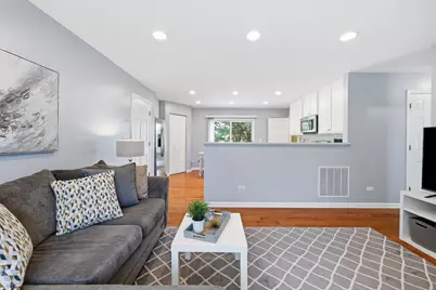 1687 S Green Meadows Boulevard, Streamwood, IL 60107 - Photo 5