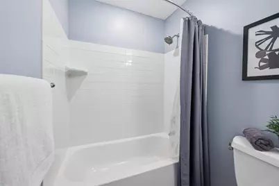 1687 S Green Meadows Boulevard, Streamwood, IL 60107 - Photo 13