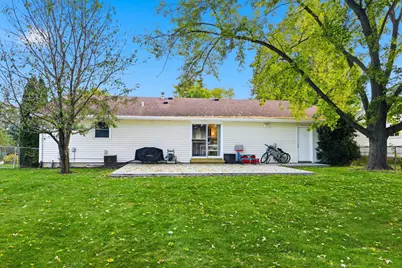1687 S Green Meadows Boulevard, Streamwood, IL 60107 - Photo 23