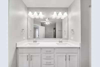 2534 Huntleigh Lane, Woodridge, IL 60517 - Photo 17