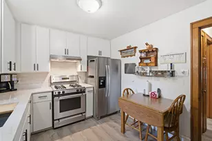 10609 Schubert Ave, Melrose Park, IL 60164 - Photo 9