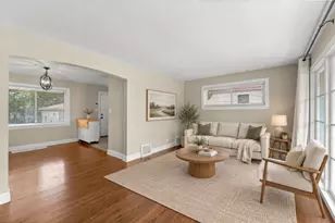 18516 Clyde Rd, Homewood, IL 60430 - Photo 7