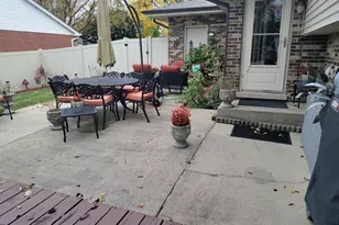 7801 Surrey Dr, Darien, IL 60561 - Photo 17