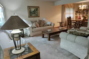 7801 Surrey Dr, Darien, IL 60561 - Photo 5