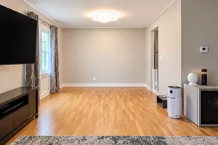10373 Dearlove Rd, Glenview, IL 60025 - Photo 7