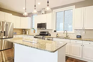 4240 N Kenmore Ave, Chicago, IL 60613 - Photo 5