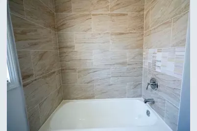 10046 S Perry Avenue, Chicago, IL 60628 - Photo 9