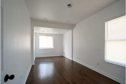 10046 S Perry Avenue, Chicago, IL 60628 - Photo 5