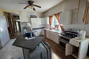 126 S Hickory St, Centralia, IL 62801 - Photo 13