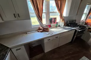 126 S Hickory St, Centralia, IL 62801 - Photo 9