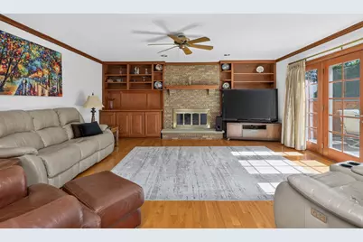 8604 Creekside Lane, Darien, IL 60561 - Photo 9