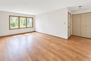 1145 Arnold Ct, Des Plaines, IL 60016 - Photo 3