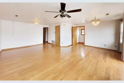 6126 W Berenice Avenue, Chicago, IL 60634 - Photo 17